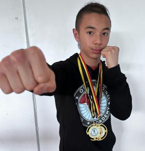 Romaric, champion de boxe de Belgique dans la catégorie Schoolboy -50kg